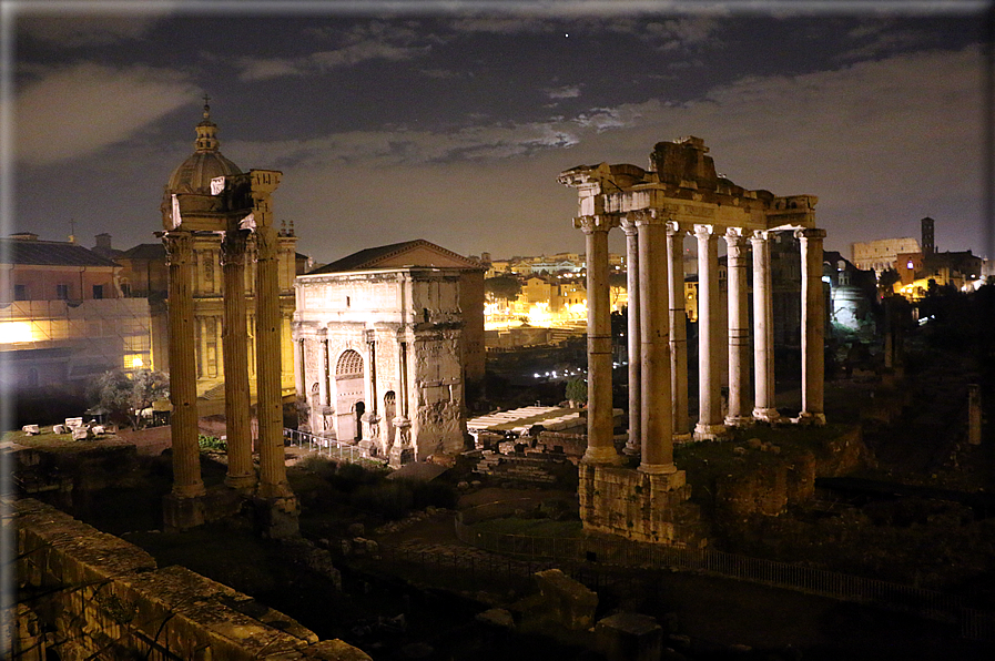 foto Roma di Notte